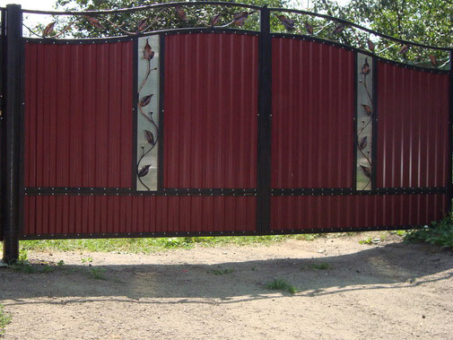Наша Компания занимается продажей и установкой жалюзи, роллет, ворот