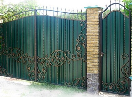 Наша Компания занимается продажей и установкой жалюзи, роллет, ворот